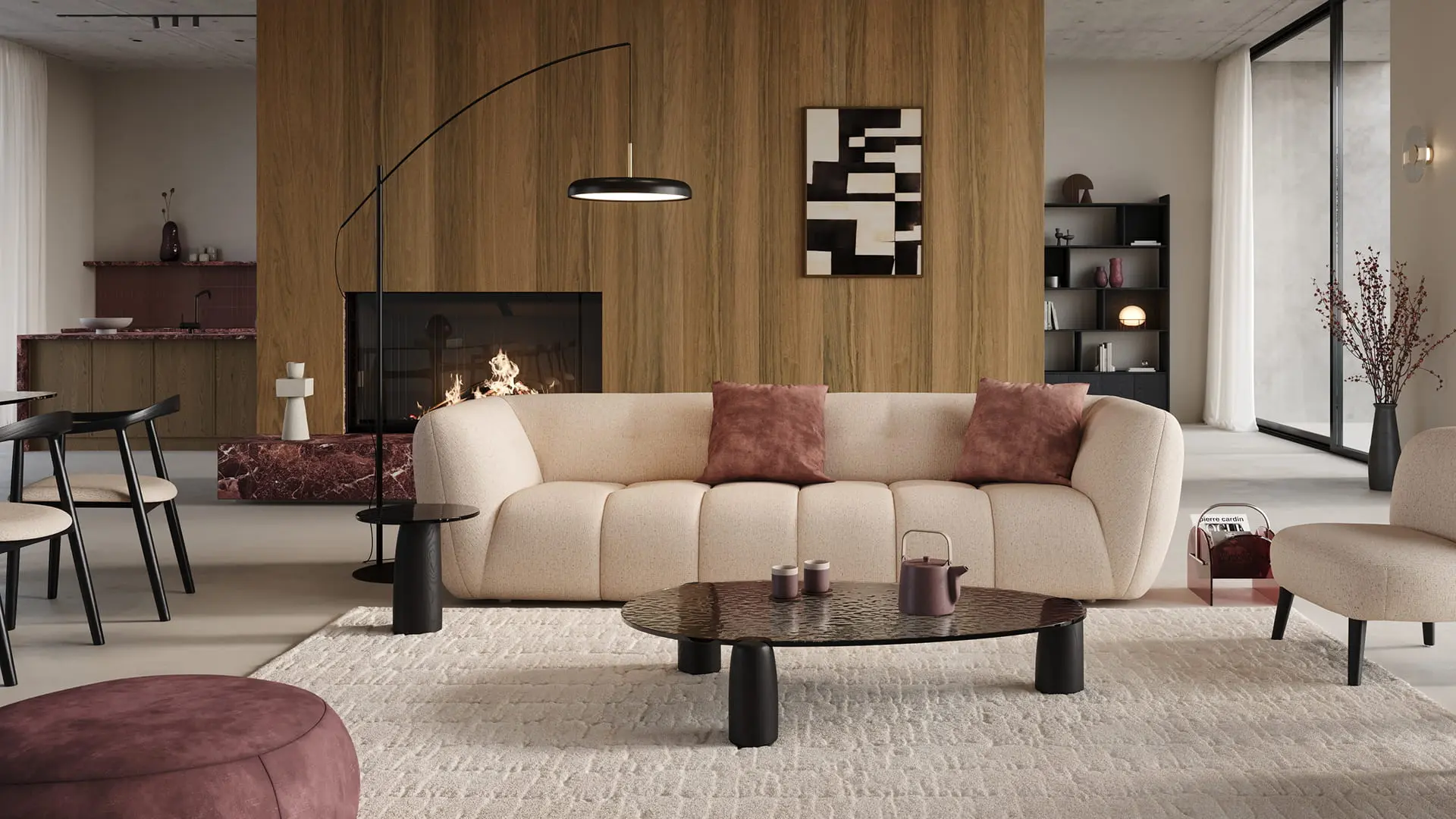 Licht tapijt Catania onder een ronde salontafel en beige zetel, in een moderne woonkamer met houten wand en open haard.