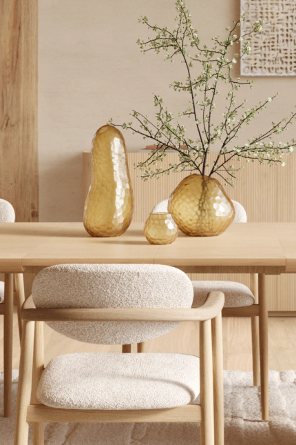 Minimalistische en moderne decoratie-items in natuurlijke materialen, perfect voor het creëren van een rustige en verfijnde sfeer in je interieur. Voeg een persoonlijke touch toe met subtiele details.
