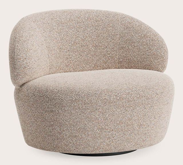 Beige, ronde fauteuil met een moderne en comfortabele uitstraling, perfect voor een relaxte zithoek.