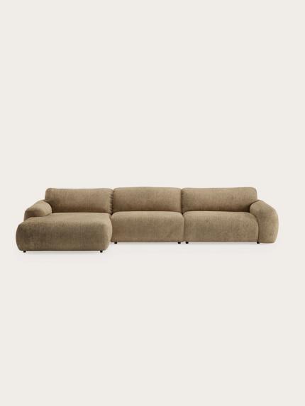 Sarpi modulaire hoekzetel met chaise longue links, afgeronde armleuningen en bekleding in warme zandkleur.