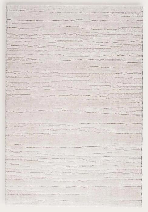 Tapis rectangulaire en écru avec un motif linéaire sobre, posé sur un fond clair.