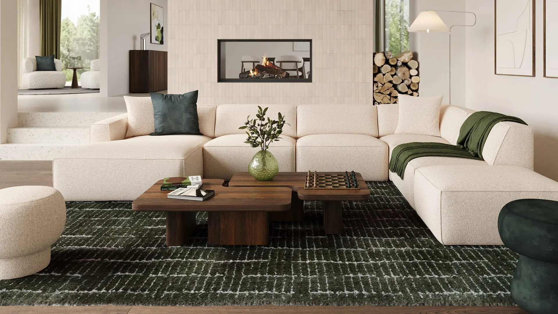 Donkergroen tapijt Cefalu onder een modulaire beige zetel met houten salontafel, in een lichte woonkamer met open haard.